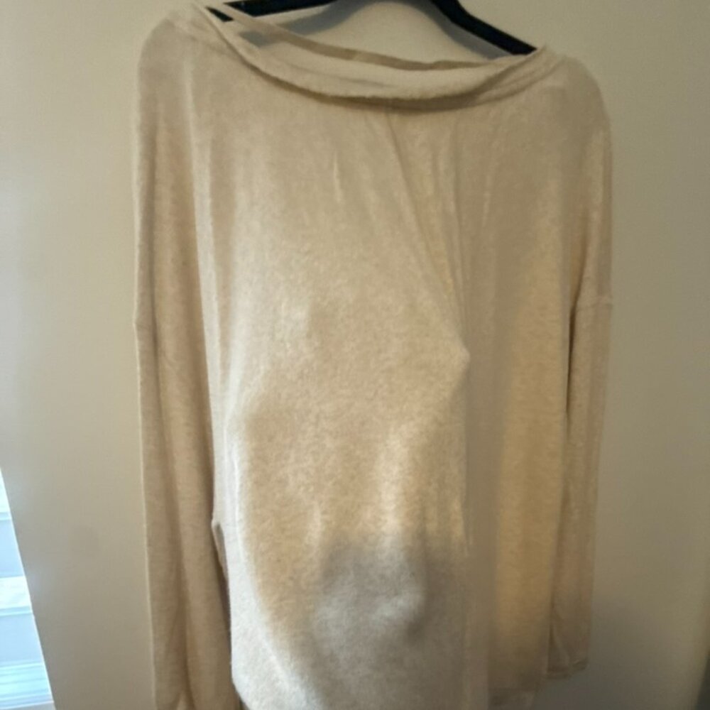 We The Free pullover Sweatshirt Ultra Soft - XL